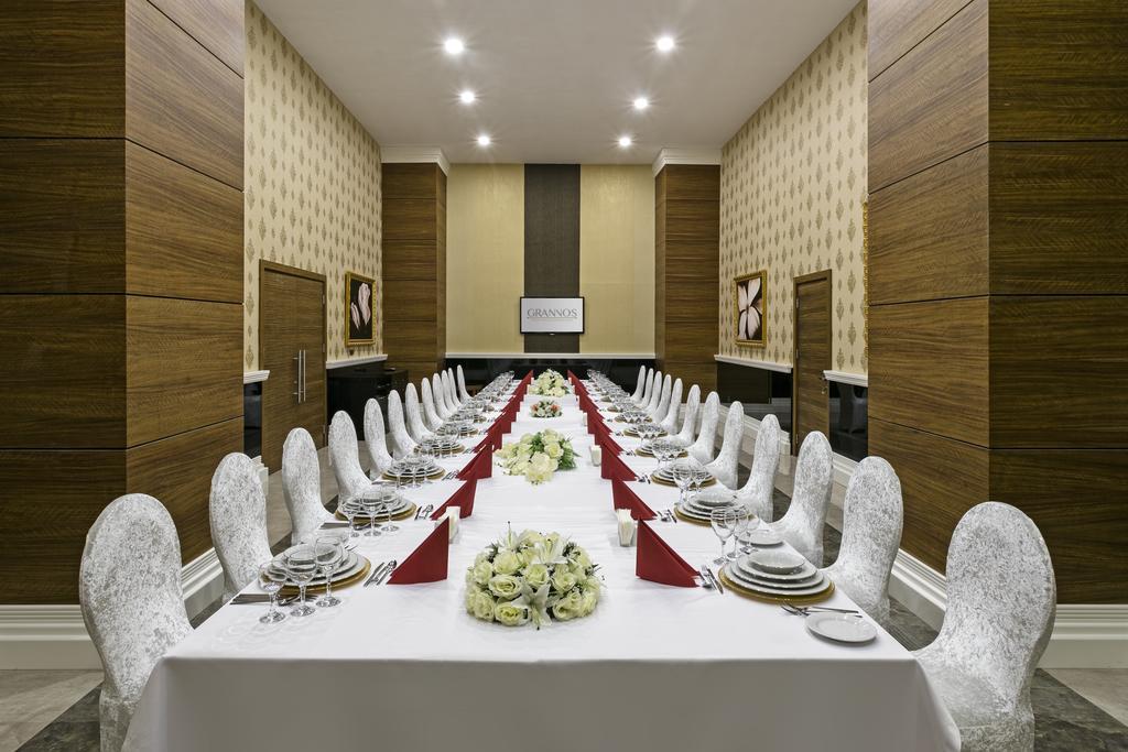 格拉诺斯会议中心和温泉酒店 Haymana 外观 照片
