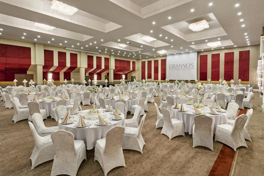 格拉诺斯会议中心和温泉酒店 Haymana 外观 照片
